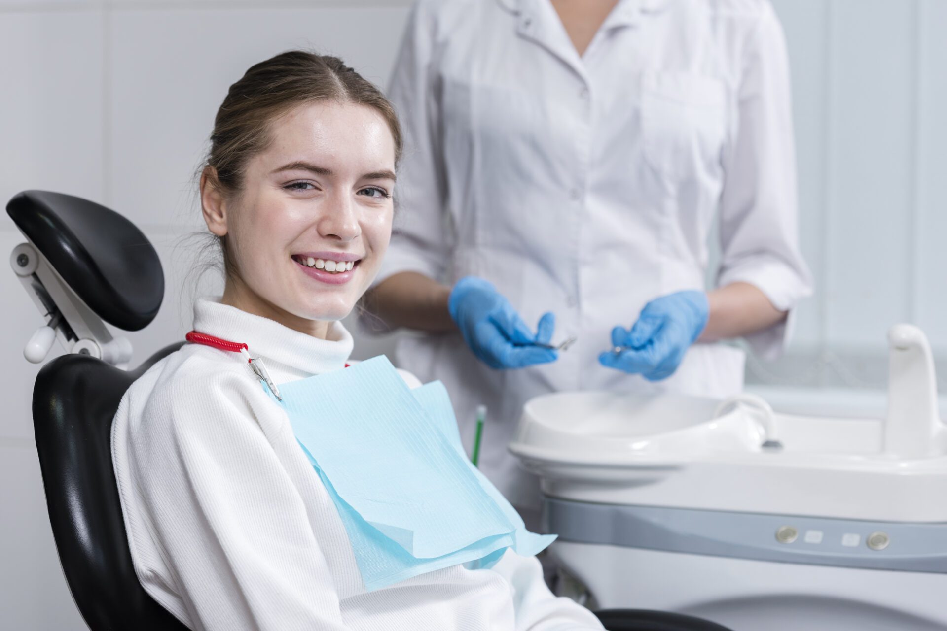 portrait-happy-patient-dentist portrait-happy-patient-dentist